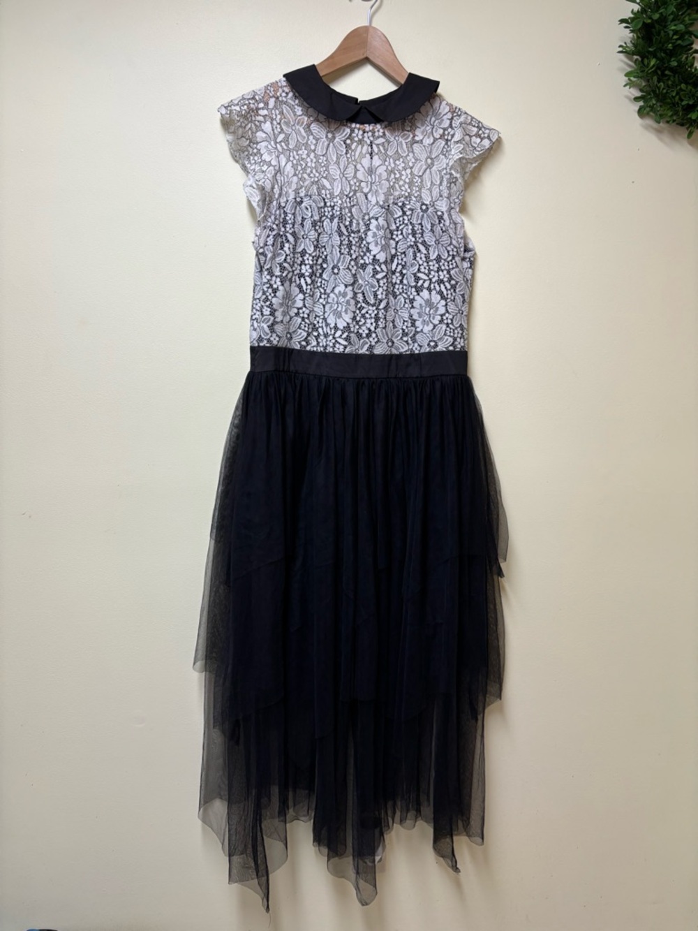 White & Black Lace Bodice with Tiered Black Tulle Skirt Maxi Formal Dress 14